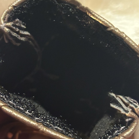 Elegant Metallic Woven Handbag - Picture 2 of 3